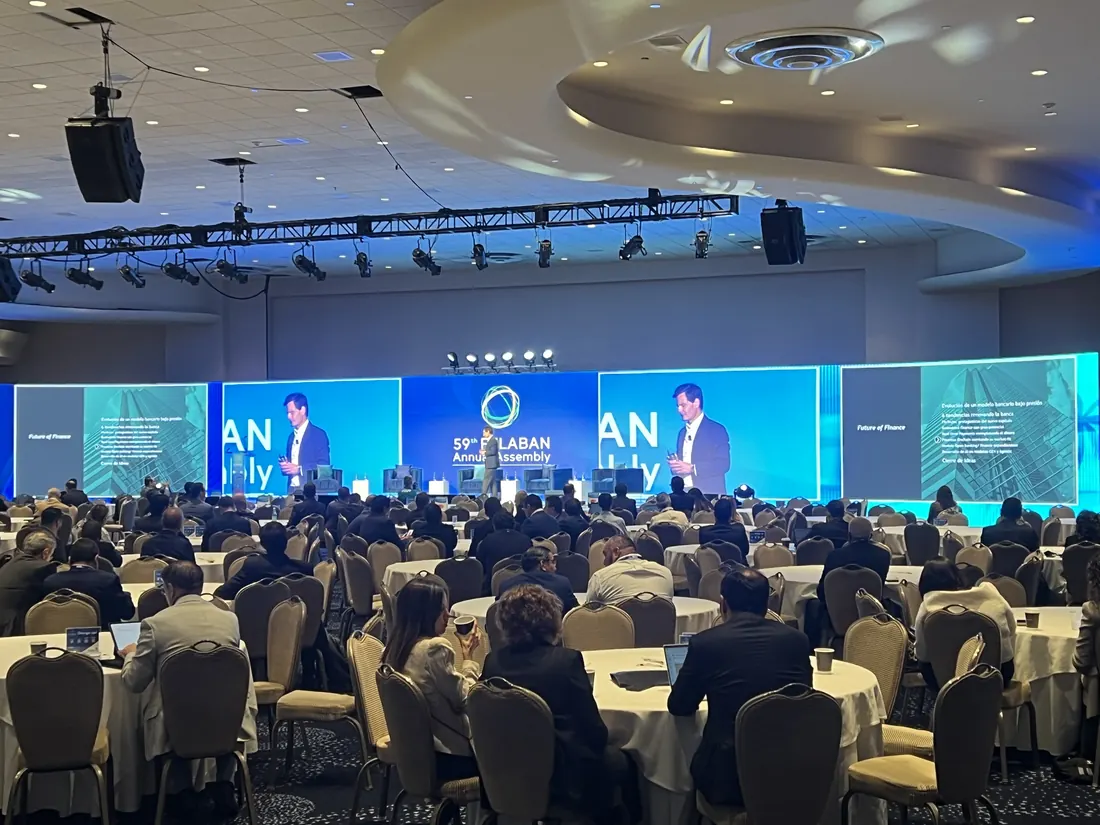 Wide LED wall with speaker image magnification at the Fontainebleau Miami Beach